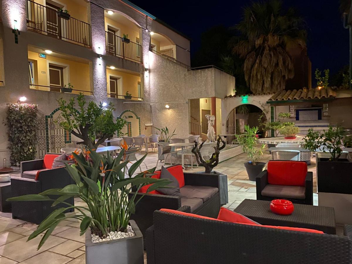 Logis Hotel Les II Mas - Perpignan Sud 카베스타니 외부 사진