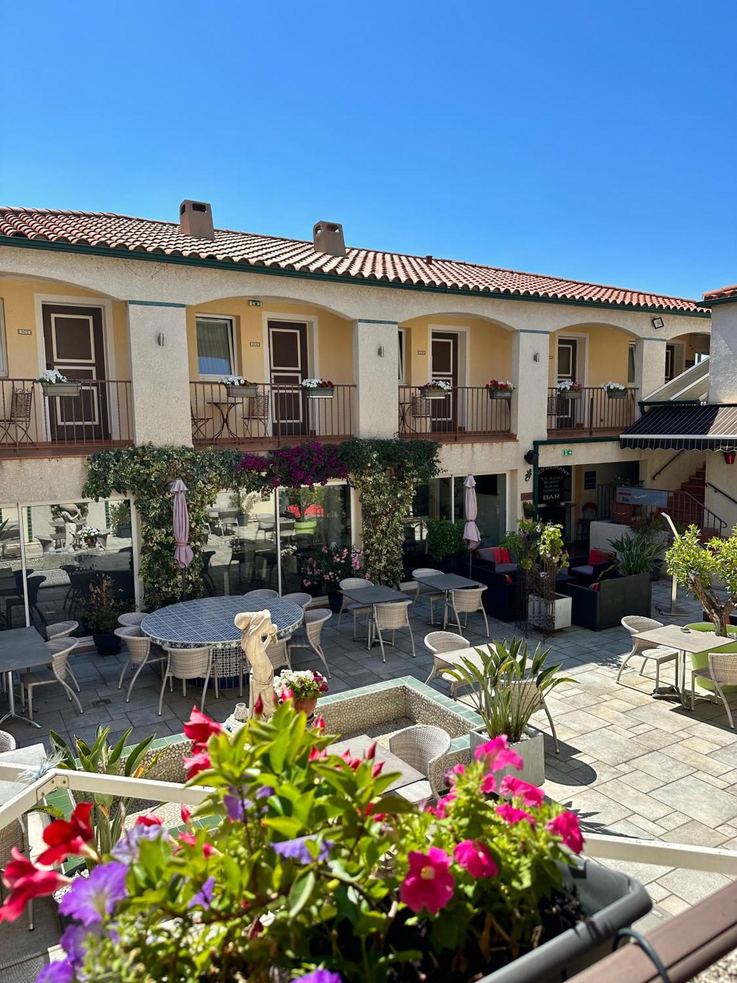Logis Hotel Les II Mas - Perpignan Sud 카베스타니 외부 사진