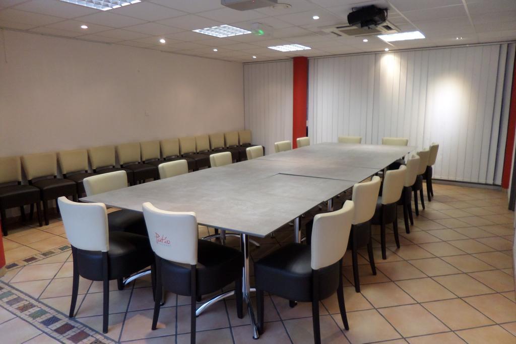 Logis Hotel Les II Mas - Perpignan Sud 카베스타니 외부 사진